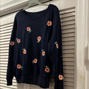 Flower !!  Floral Embroidered Black pullover  M.